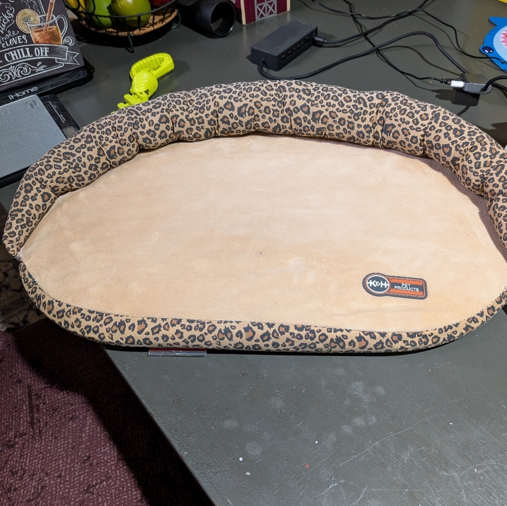 K&H Leopard Print Cat Window Sill Bed Excellent Condition Comes With Screws